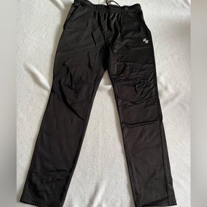 Boys gym pants by CHILDREN’S PLACE